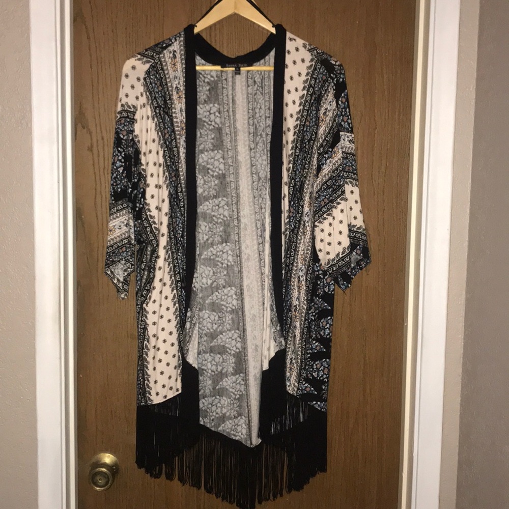 Kimono open cardigan, black fringe. XL